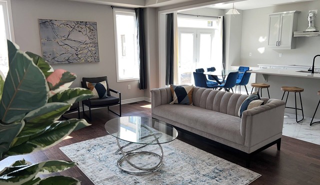 Spacious 4-bedroom house in Pickering