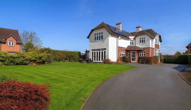 Spacious 4 Bedroom House in Oswestry