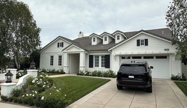 Spacious 4-bedroom home in peaceful Calabasas “The Oaks”prestigious neighborhood