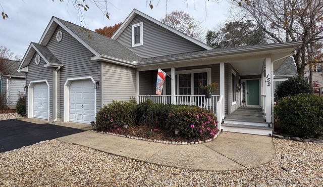 Spacious 4-Bedroom Home Bethany Beach