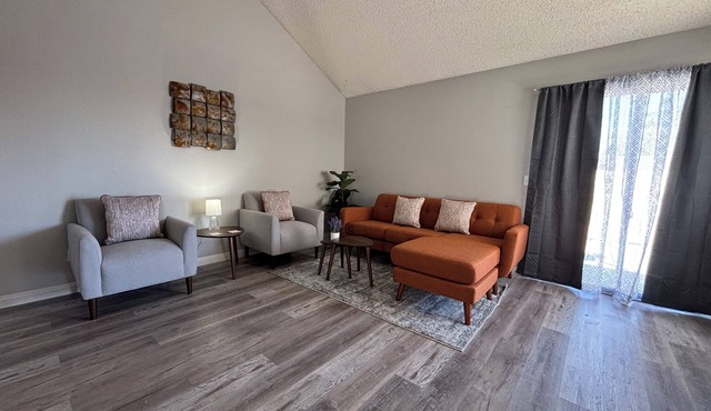 Spacious 4-bedroom house with WiFi and AC in amazing Las Vegas