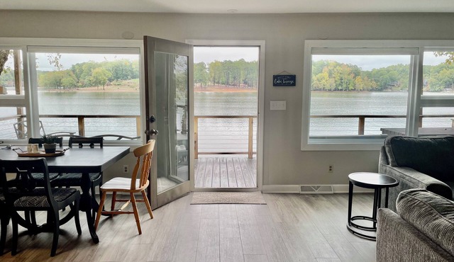 Spacious 4-bedroom house on High Rock Lake with amazing views!