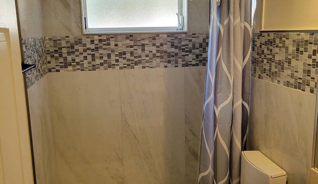 Spacious 4-bedroom house in adorable Riverview with AC