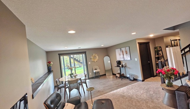 Spacious 4-bedroom house in peaceful neighborhood 10min from Mayo Clinic.