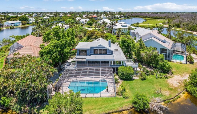 Spacious 4-Bedroom Home with Heated Pool in Sanibel - Sanderling Point - Roelens