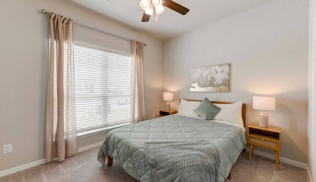 Spacious 4 Bedroom Home In Troy