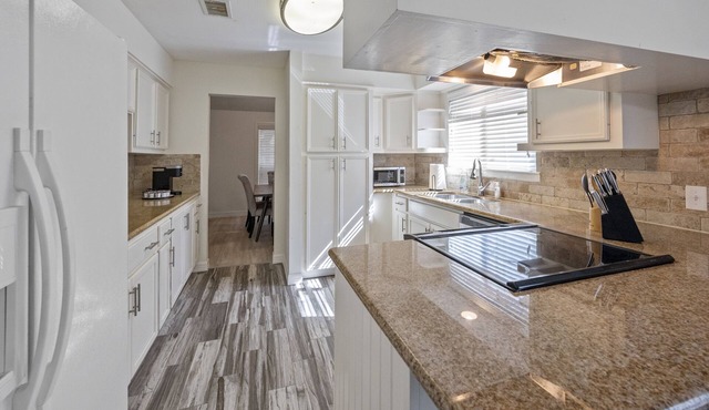 Spacious 4 Bedroom Home | Ideal for Longer Stays