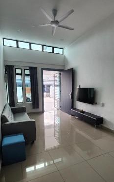 Spacious 4 bedroom homestay