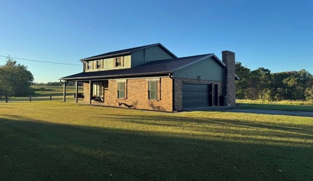 Spacious 4-bedroom house in serene Daniel Boone National Forest in Annville, KY
