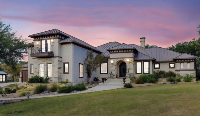 Spacious 4-bedroom house in enchanting Bulverde with movie room