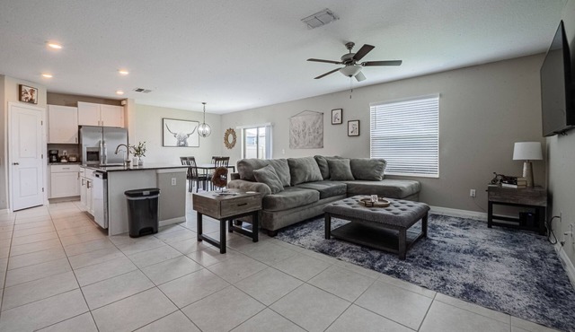 Spacious 4-bedroom house with WiFi, in awesome Lakeland