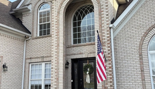 Spacious 4-Bedroom House, Louisville, KY