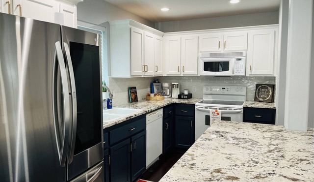 Spacious 4-bedroom house with AC and WiFi in serene Puyallup