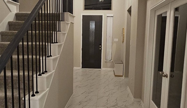 Spacious 4-bedroom house in lovely Richmond with AC
