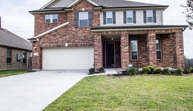 Spacious 4-bedroom house in delightful Richmond with AC