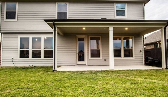 Spacious 4-bedroom house in tranquil Richmond with AC