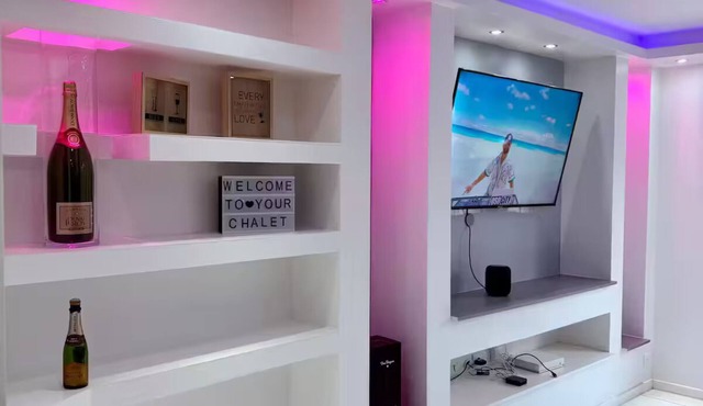 Spacious 4-bedroom house in amazing Épernay with AC