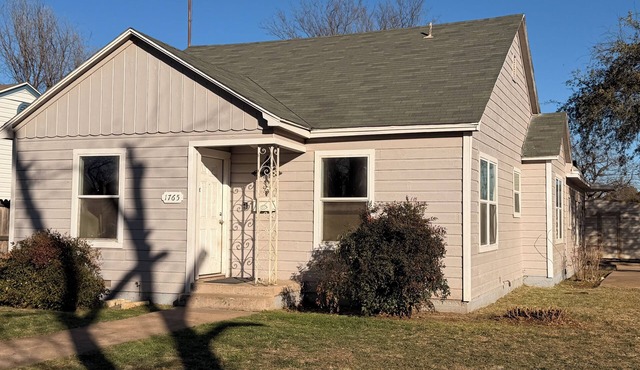 Spacious 4-bedroom house in serene Abilene with AC