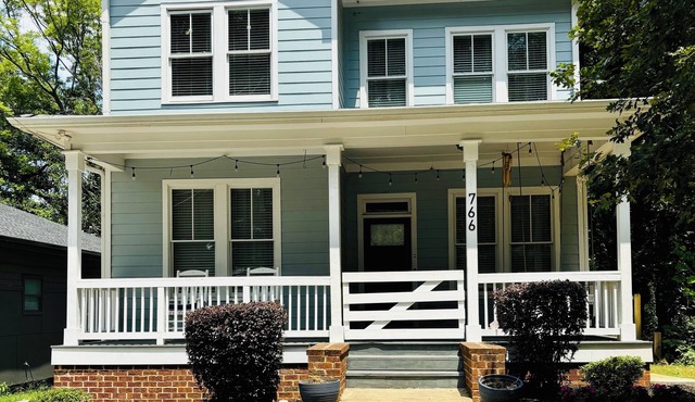Spacious 4-bedroom house in charming Atlanta thats 5 min away from Midtown