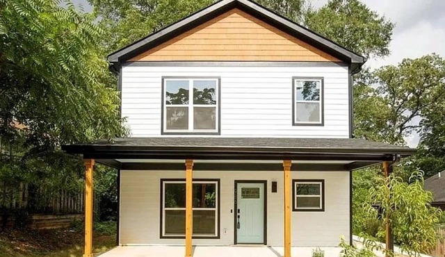 Spacious 4-bedroom house in serene Atlanta with AC comfort