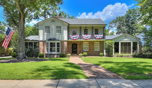 Spacious 4-bedroom House in best neighborhood in Augusta. 1.5 miles to course