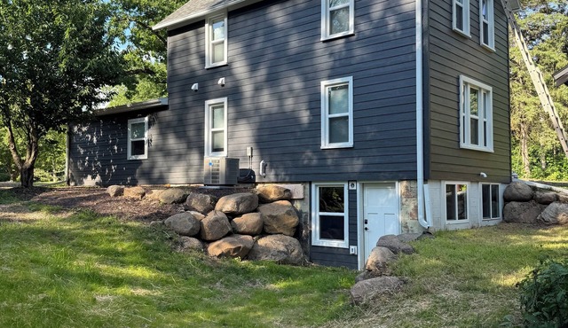 Spacious 4-bedroom house in charming Baraboo. House is one mile from Devils Lake