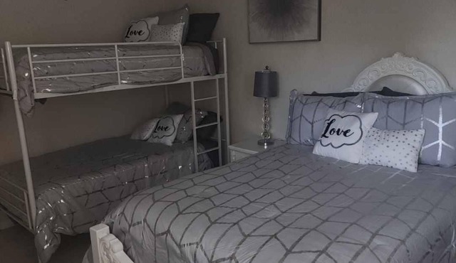 Spacious 4-bedroom house with huge gameroom, WiFi and AC in enjoyable Baytown