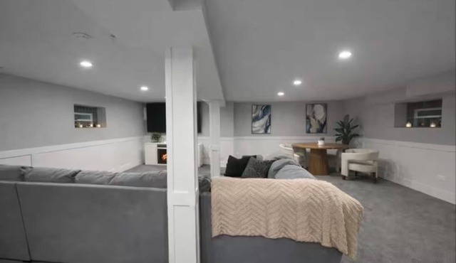 Spacious 4-bedroom house 25 Mins from Downtown