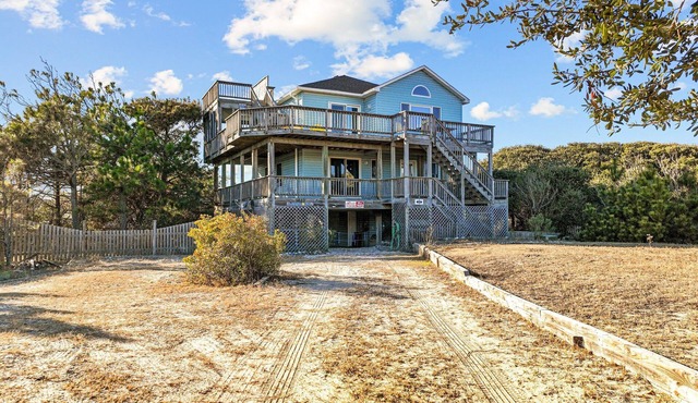 Spacious 4-bedroom house in beautiful 4x4 area of Corolla with ocean views!