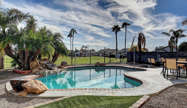 Spacious 4-bedroom house in marvelous Gilbert!