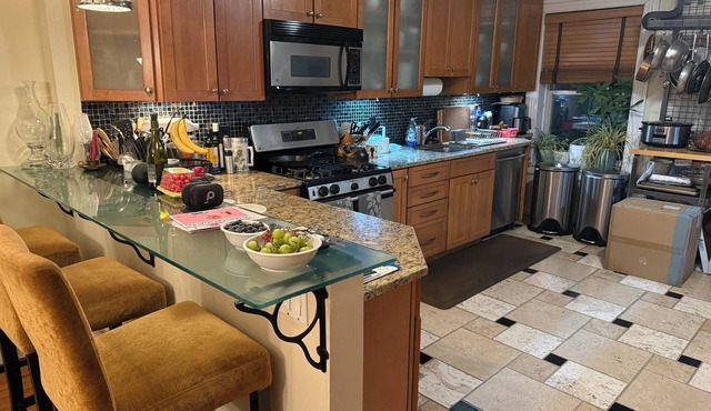 Spacious 4-bedroom house in beautiful Hoboken. 20 min to Manhattan and Soccer!