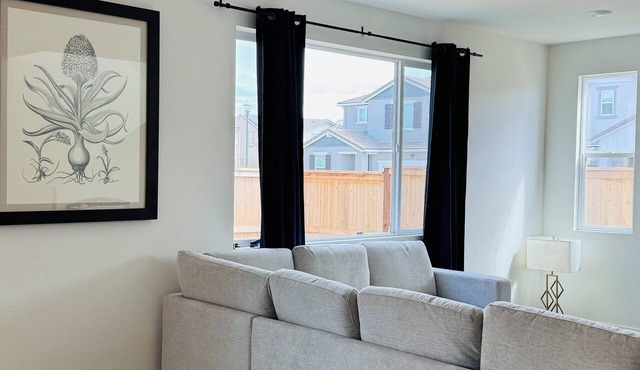 Spacious 4-bedroom house with WiFi and AC