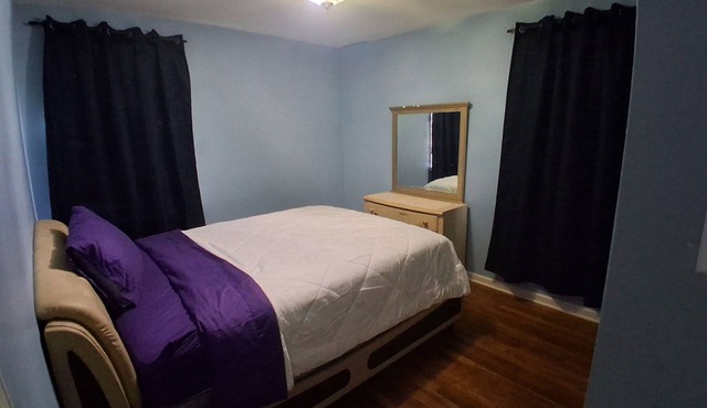 Spacious 4-bedroom house in serene Memphis with AC
