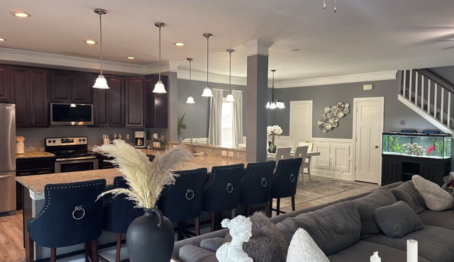 Spacious 4-bedroom house in charming Norfolk with WiFi, AC