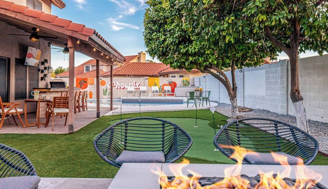 Spacious 4-bedroom house Near Scottsdale. Heated Pool & Hot tub/Game Room