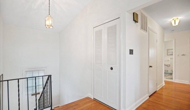 Spacious 4-bedroom house in Potomac, MD, offering plenty of rooms and comfort.