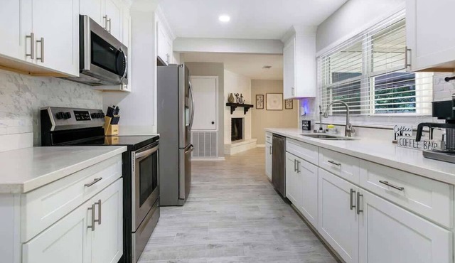 Spacious 4-bedroom house in charming Slidell with AC