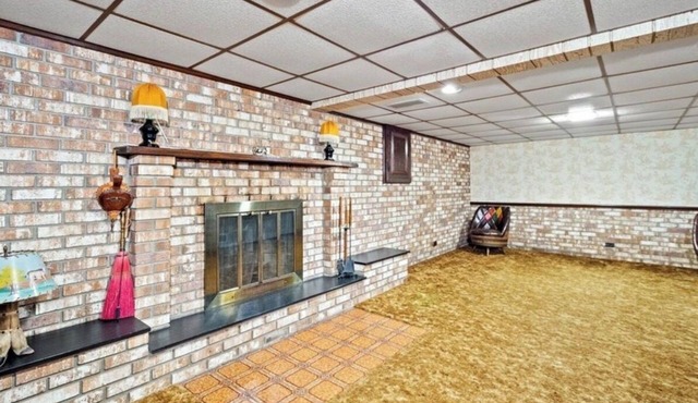 Spacious 4-bedroom house 0.1 mile from Weirton Medical with Patio and gym