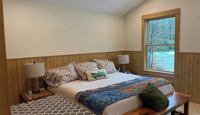 Spacious 4-bedroom house 100 yards from the lake in quiet community.