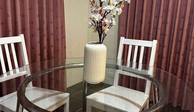 Spacious 4-bedroom house in charming Drouin with AC, WiFi