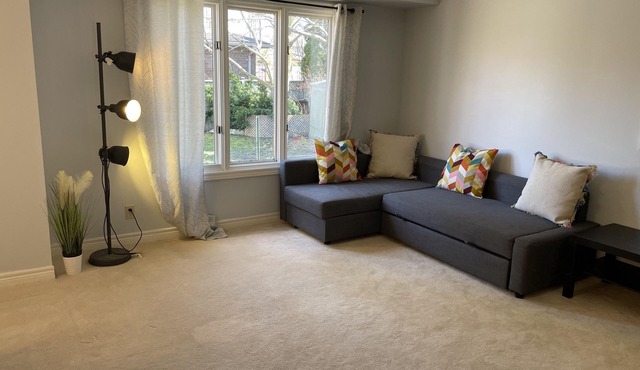 Spacious 4 Bedroom House Closed to Masonville UH UWO