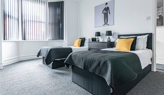 Spacious 4-Bedroom House in Wigan – Free Parking & Wi-Fi | Long Stays Welcome