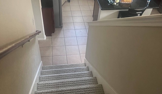 Spacious 4-bedroom house in lovely Buda with AC