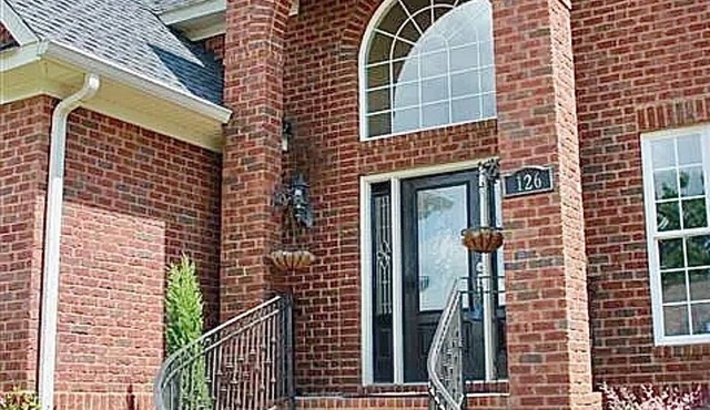 Spacious 4-bedroom house in delightful Irmo with AC