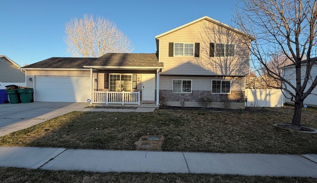 Spacious 4-bedroom house in terrific Lehi with AC comfort