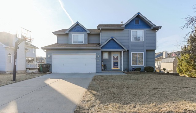Spacious 4-bedroom house in Ankeny. For family, friends and business travelers