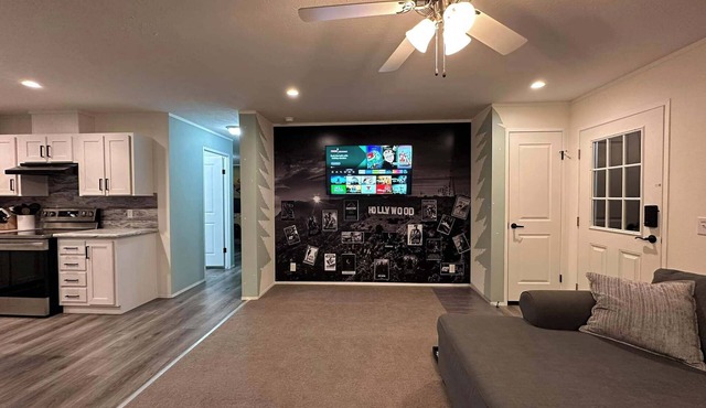 Spacious 4-bedroom house in beautiful Bangor with AC, WiFi