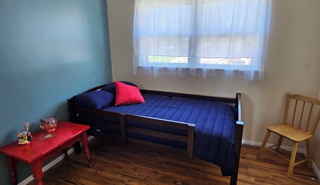 Spacious 4-bedroom house in nice area of Casper fully stocked for your use
