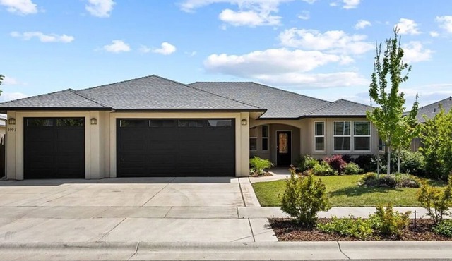 Spacious 4-bedroom house in great neighborhood