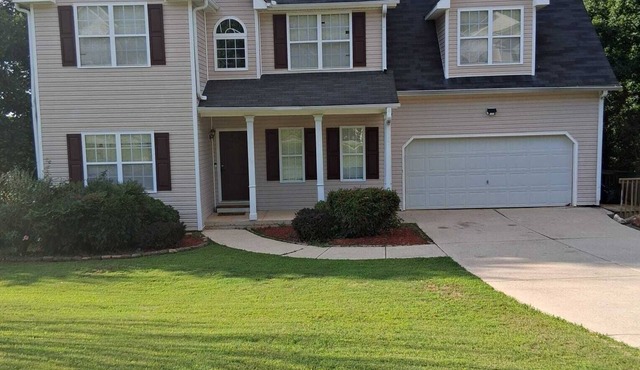 Spacious 4-bedroom house In Dallas GA, ideal for long term stays